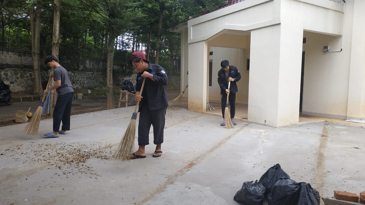 Bakti Sosial Mahapala STIU WM di Cimandala