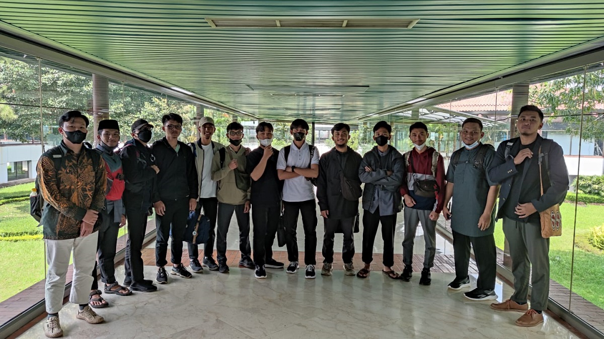 13 Mahasiswa STIUWM Isi Kuliah Kerja Nyata Di Kota Padang, Sumbar