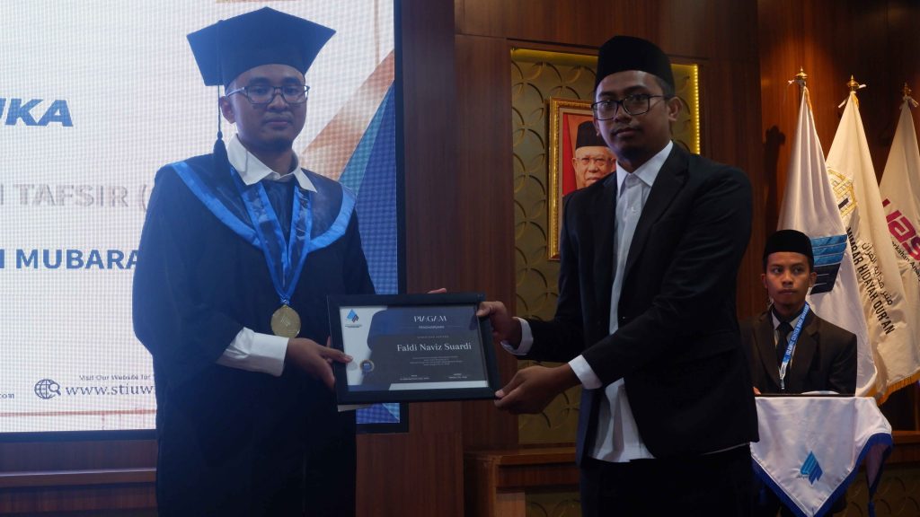 Faldi Naviz, Wisudawan Terbaik STIU Wadi Mubarak IPK 4.00