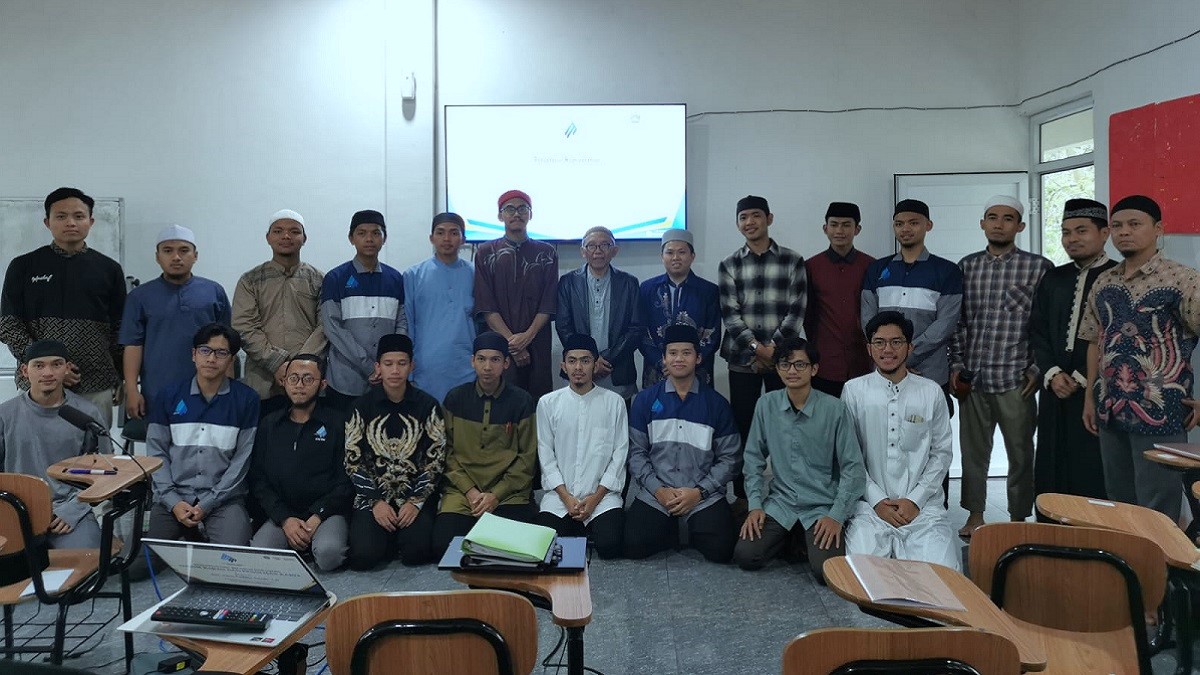 Pelatihan Kepenulisan: Rahasia Menulis Berita Dalam Sehari di STIU WM Bogor