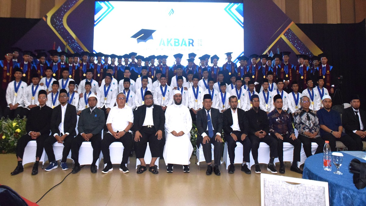 Wisuda Akbar ke-IV Tahun 2024, Wadi Mubarak Meluluskan 184 Penghafal Qur’an