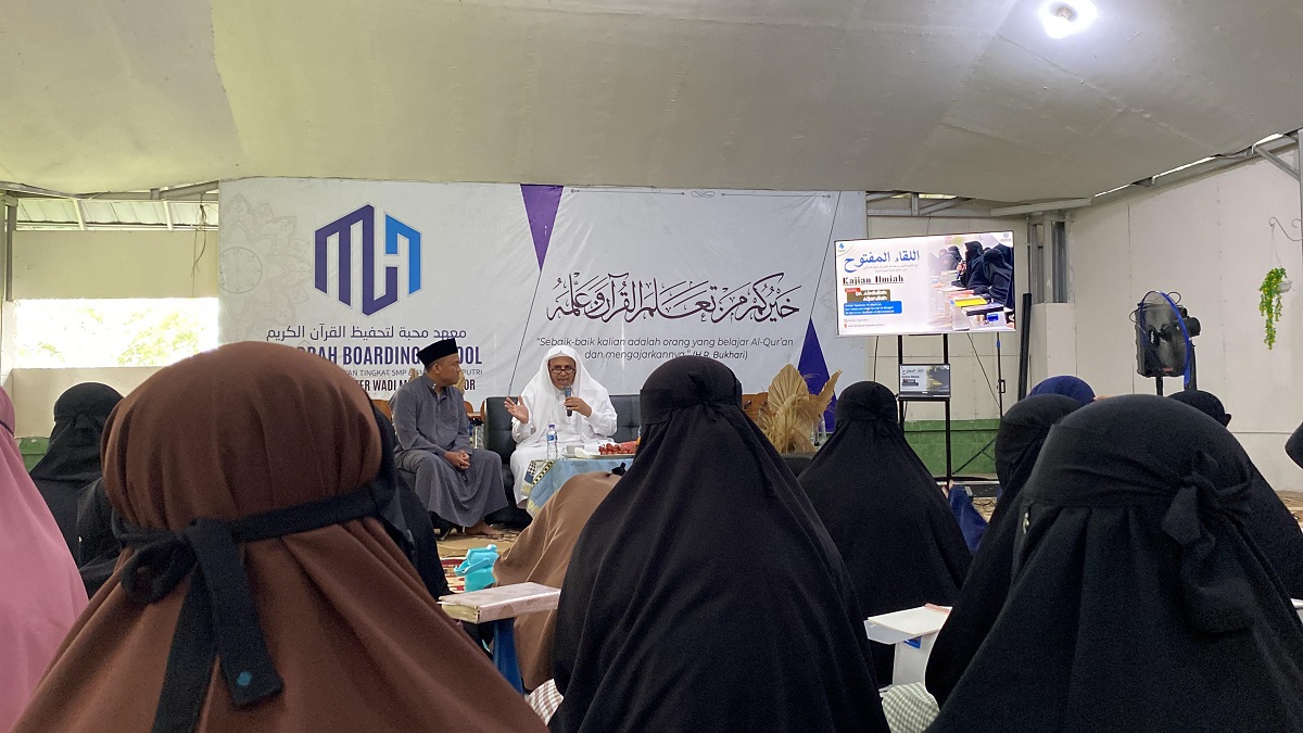Kuliah Umum Inspiratif Ulama Besar Madinah Di Mahabbah Boarding School