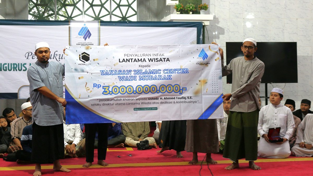 Lantama Wisata Serahkan Infak 3 Milyar Untuk Penghafal Al-Quran Wadi Mubarak
