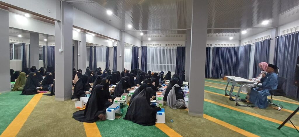 Kuliah umum bersama guru besar Universitas Thaiba Madinah di Mahabbah Boarding School